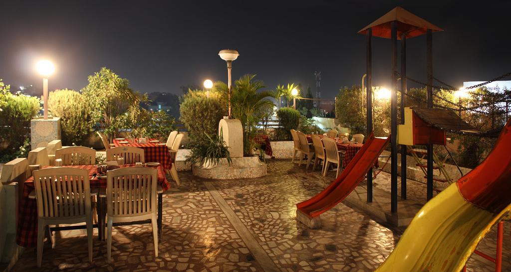 Hotel Kohinoor Plaza Аурангабад Екстериор снимка