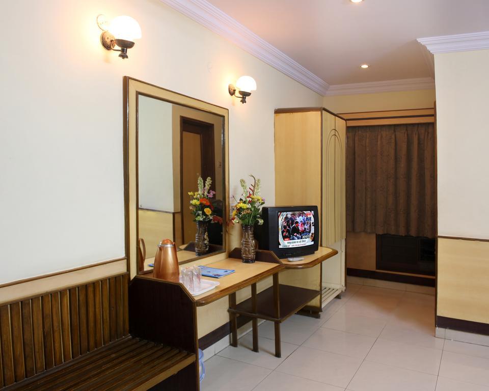 Hotel Kohinoor Plaza Аурангабад Стая снимка